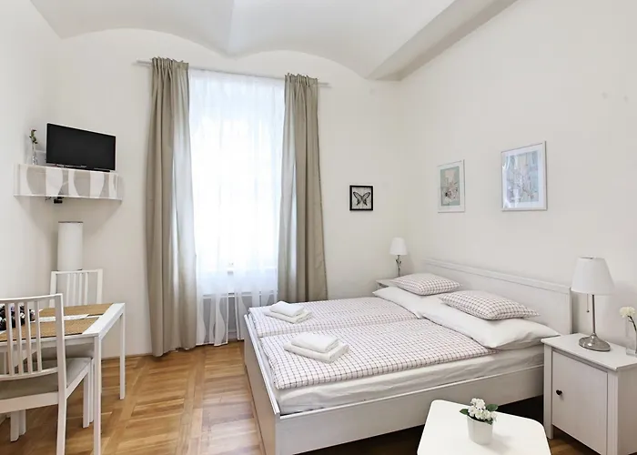 Angel Aparthotel 3*